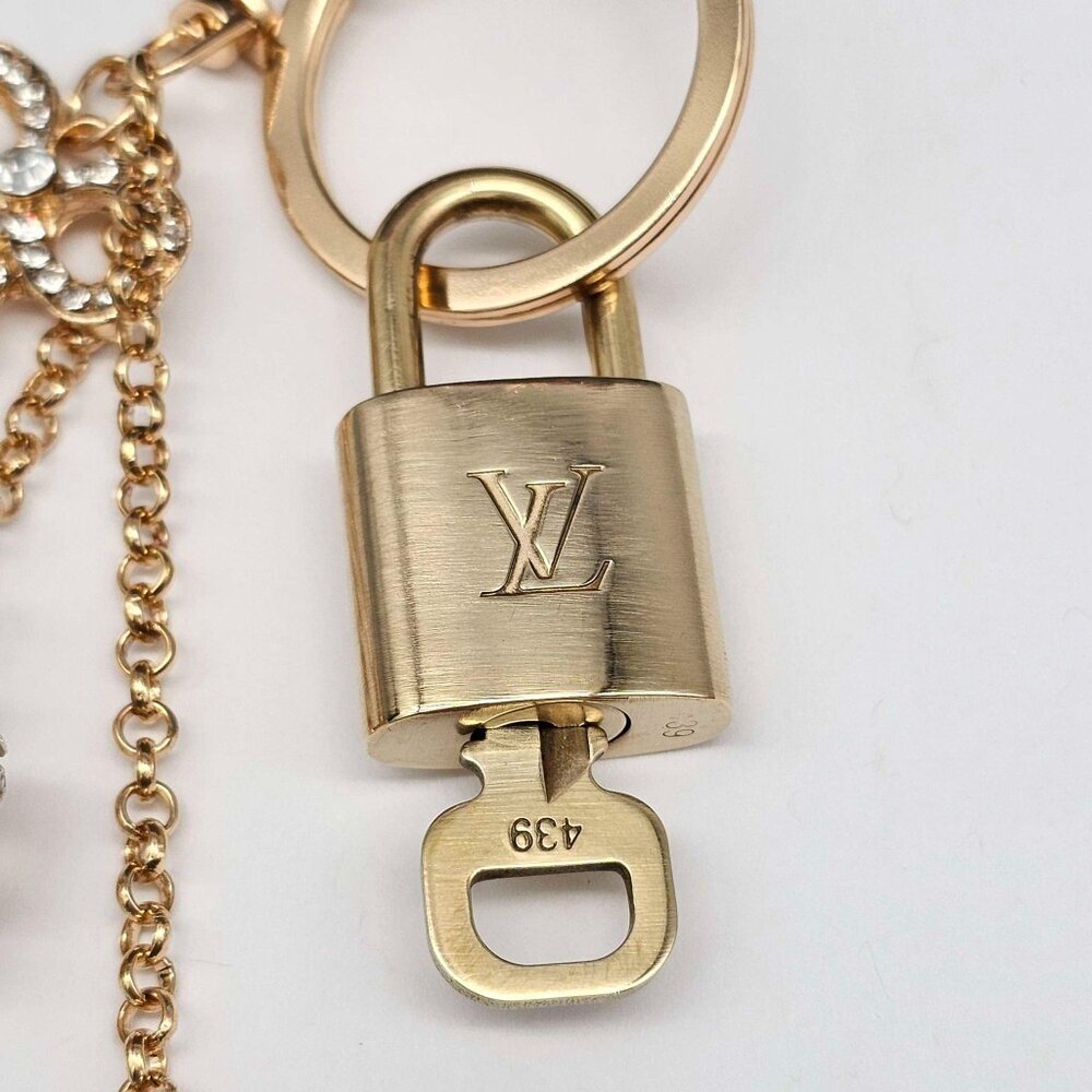 Louis Vuitton Gold Padlock 🔒 Key Set Authentic LV w/ Unbranded Flower Keychain - Picture 7 of 10